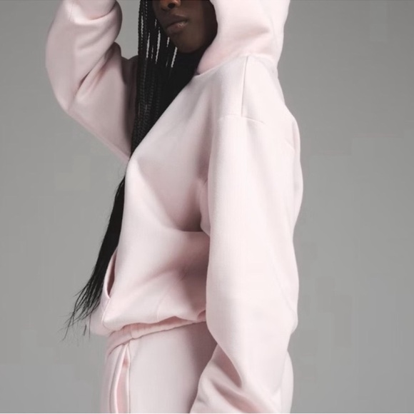SKIMS NWT Classic Fleece Cotton Hoodie - Barely Pink - Picture 3 of 5